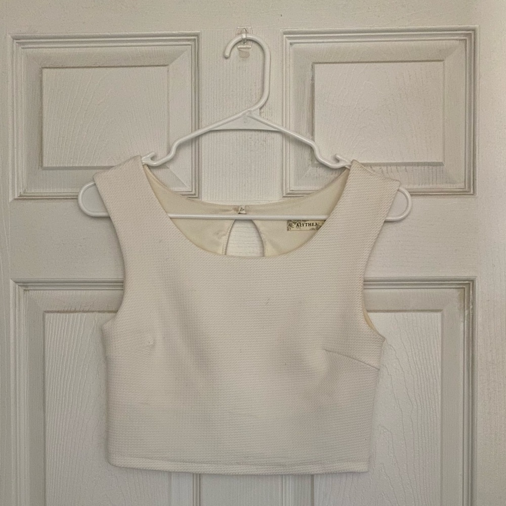 Alythea White Sleeveless Crop Top size M